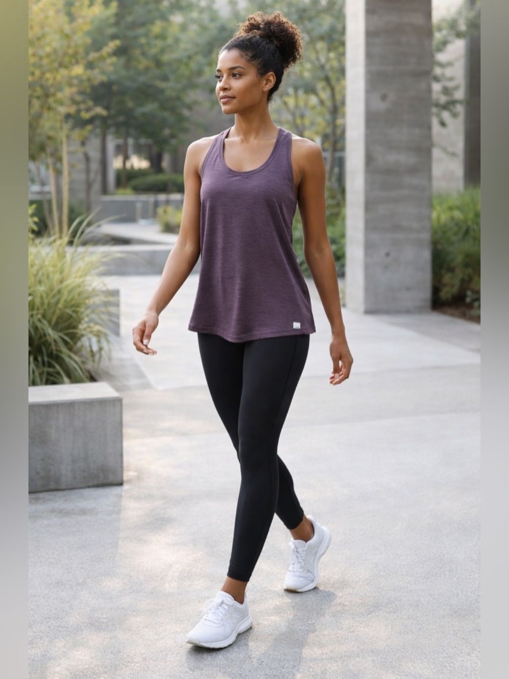 Vuori Tank Top Womens Small Purple Racerback Athletic Workout Soft Stretch